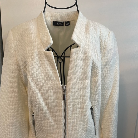 ๐ค Beautiful blazer ๐ค - Picture 2 of 6